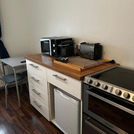 רייקיאוויק Studio 104- Free Parking Onsite -Private Entrance מראה חיצוני תמונה