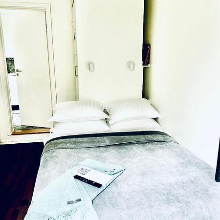 רייקיאוויק Studio 104- Free Parking Onsite -Private Entrance מראה חיצוני תמונה