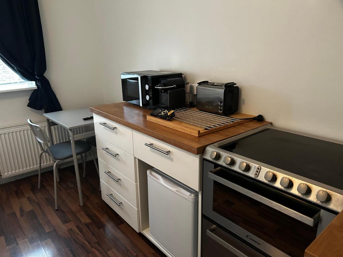 רייקיאוויק Studio 104- Free Parking Onsite -Private Entrance מראה חיצוני תמונה